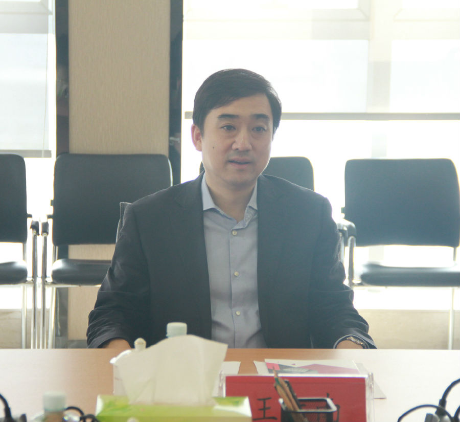 141101483x8l.JPG 141101483x8l.JPG